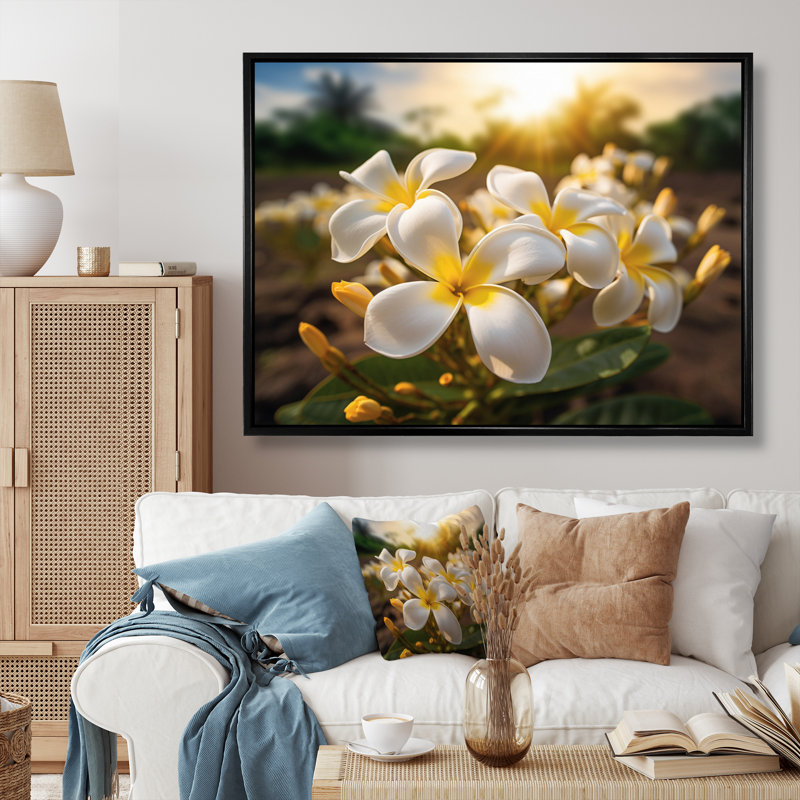 Jaune jaune blanc exotique Plumeria Blooms II sur toile, 16" H x 32" W, Cadre flottant noir