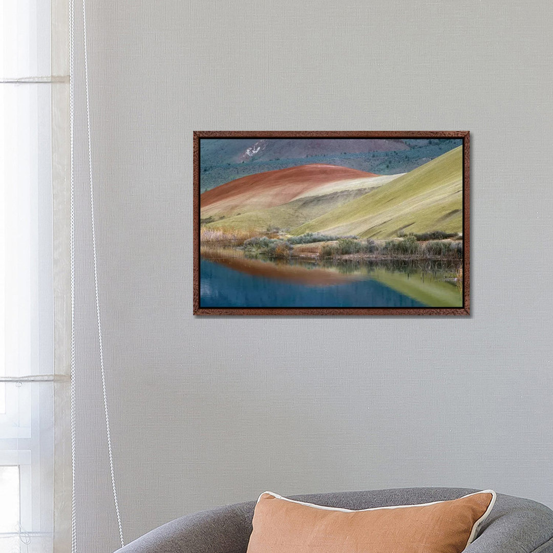 Painted Hills Reflected In Water, John Day Fossil Beds National Monument, Oregon von Tim Fitzharris - Gallery-Wrapped Ca...