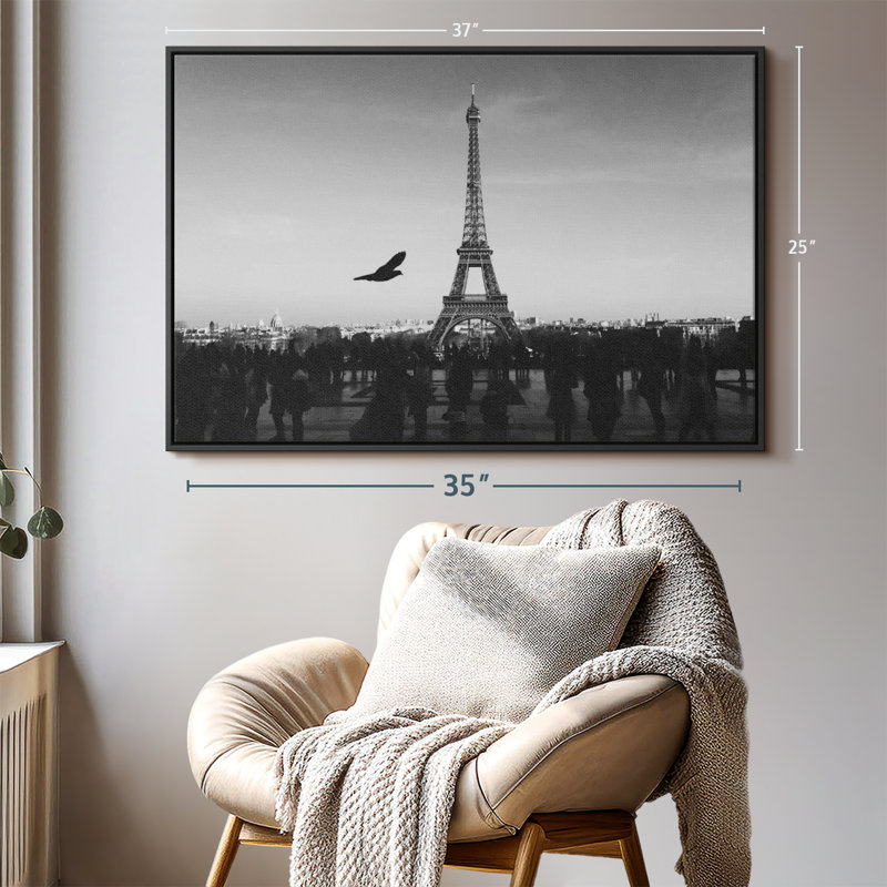 «Overcast Eiffel Tower Wall Art», H 25 po x l 37 po