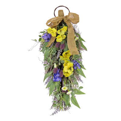 The Holiday Aisle® 26 po Pansy and Lavender