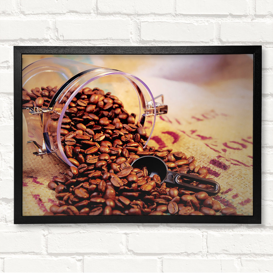 Coffee Bean Spill - Closed Corner Frame Kunstdrucke auf Holz