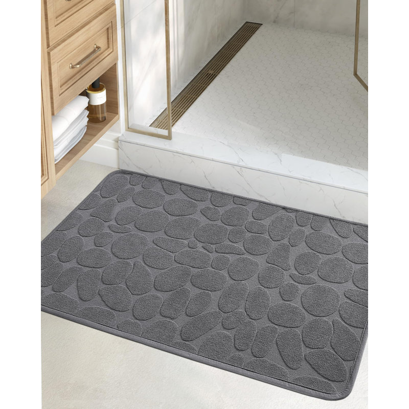 Tapis pour salle de bain en caoutchouc Emslie, L 20 po x L 31,5 po, Gris