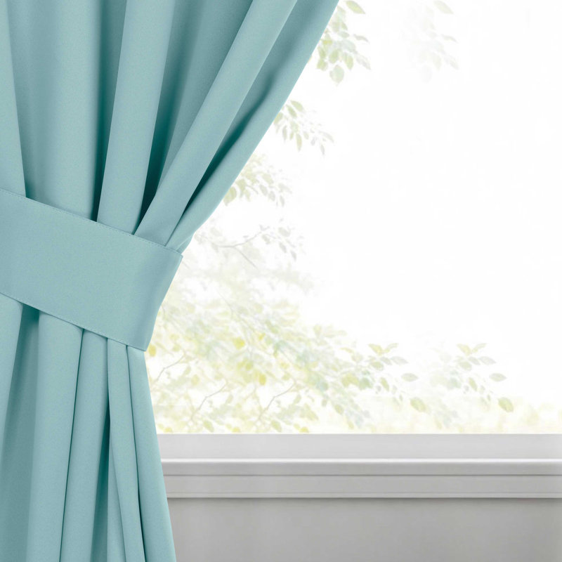 Paire de rideaux obscurcissant avec œillets Millendon, Lys vert, L 70 po x L 63 po