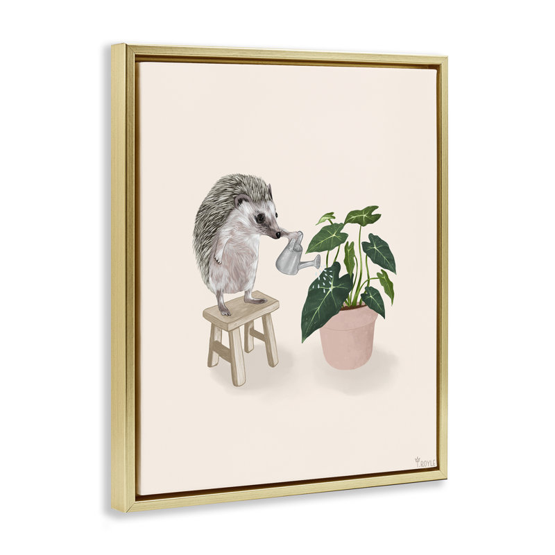 «Hedgehog Watering Plant», art mural sur toile flottante par Tara Royle, H 31 po x l 25 po, Cadre flottant orme Montalcino