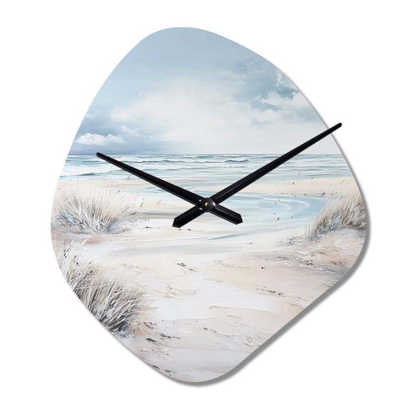 Coastal Beach Charm In Winter - horloge murale asymétrique en métal sable plage, beige, Grand