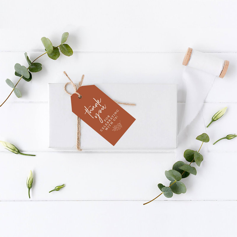 Étiquettes-cadeaux en terre cuite