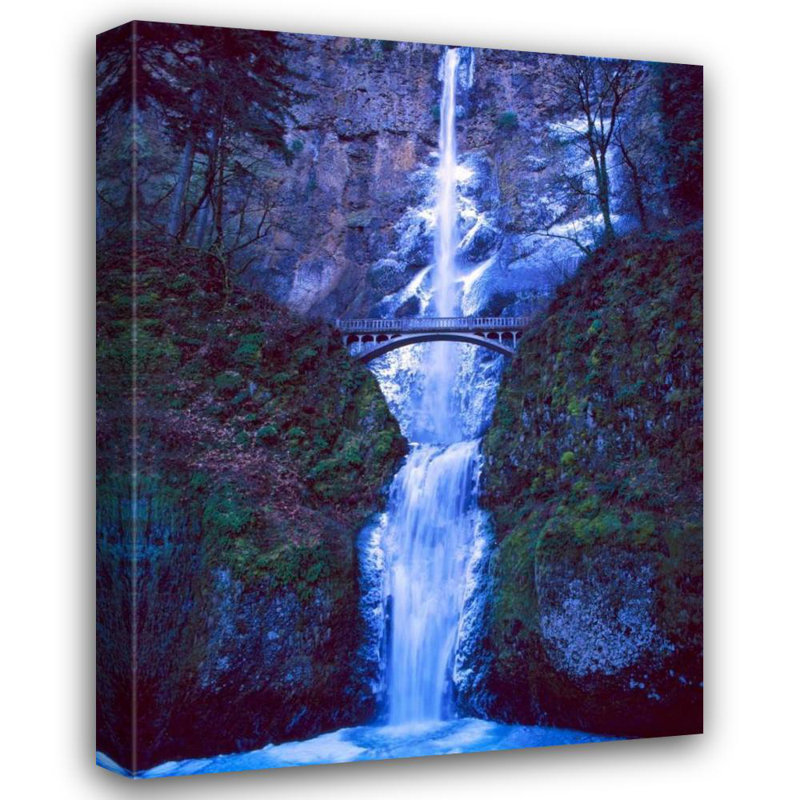 Art sur toile tendu Lark Manor ™ Leahy, Ike, Multnomah Falls Winter, H 36 po x l 28 po
