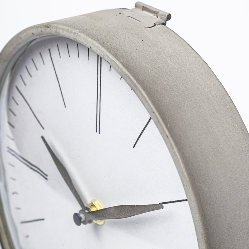 Analog Metal Quartz Tabletop Clock in Silver