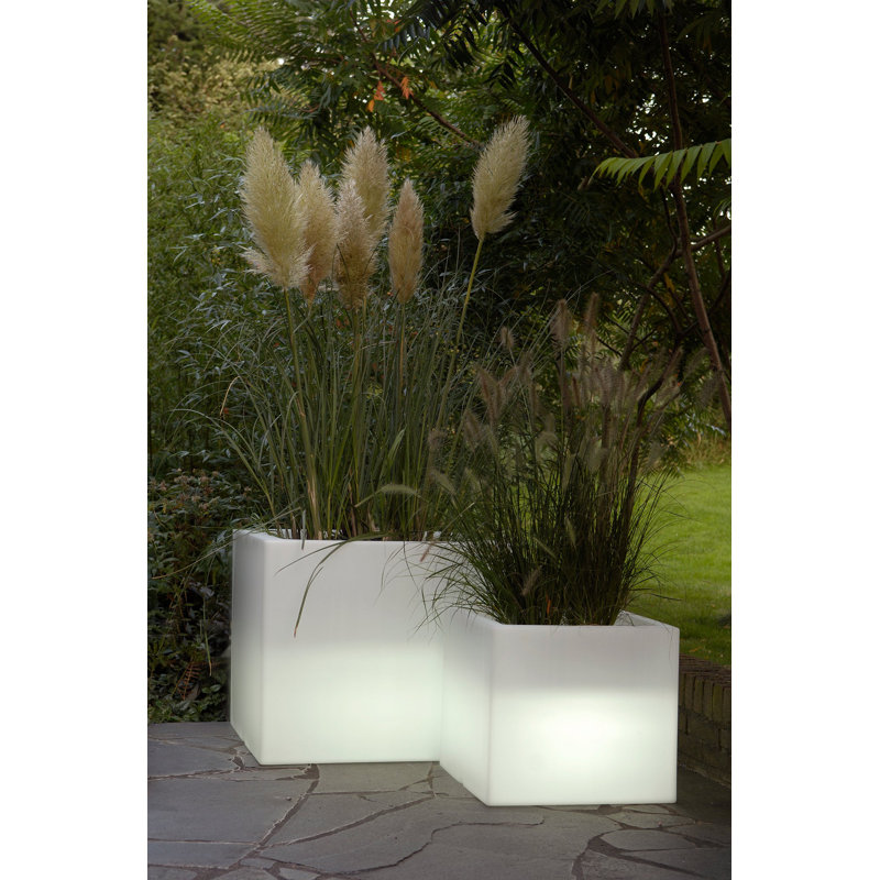 Cubotti Planter Box, 17" H x 19.5" W x 19.5" D