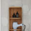Tablettes murales de salle de bain requises au mur-998561190