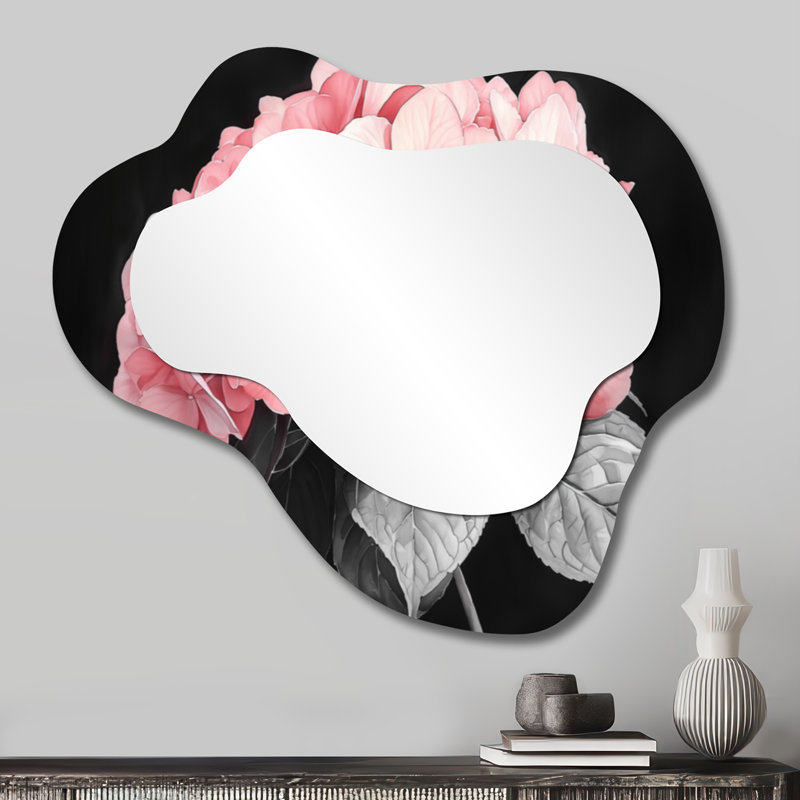 Hortensias avec une douce rose Bloom I - miroir mural asymétrique hydrangée, miroir de coiffeuse traditionnel, imprimé sur métal