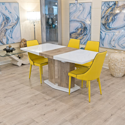 Bozrah 4 - Person Butterfly Leaf Dining Set