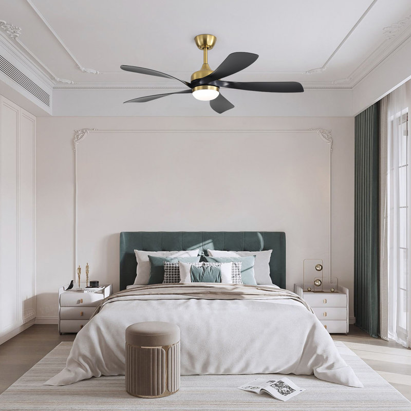 Ventilateur de plafond 52 po avec lumière, télécommande, éclairage à intensité variable réglable et moteur à courant continu silencieux pour la chambre à coucher et le salon