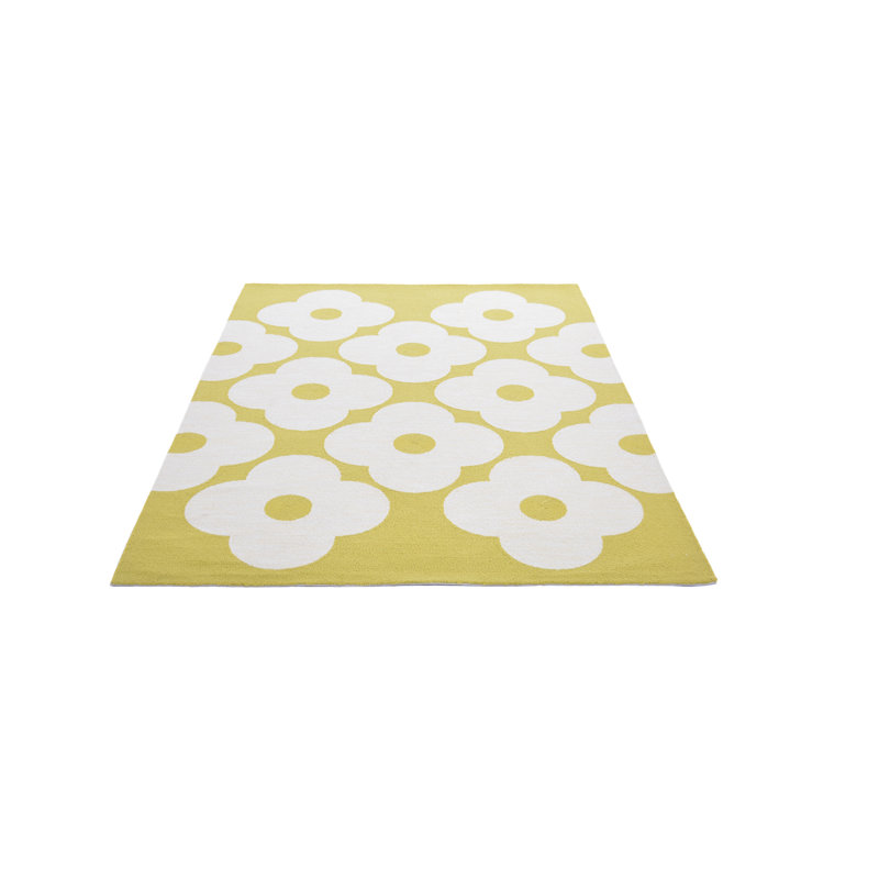 Hand Hooked Floral Area Rug in Dandelion/White, Rectangle 5'3 x 7'6"