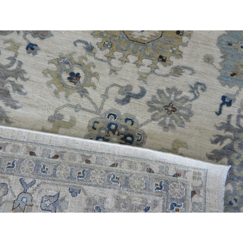 Tapis unique en laine noué à la main de 8 pi 11 po x 11 pi 7 po Aslihan