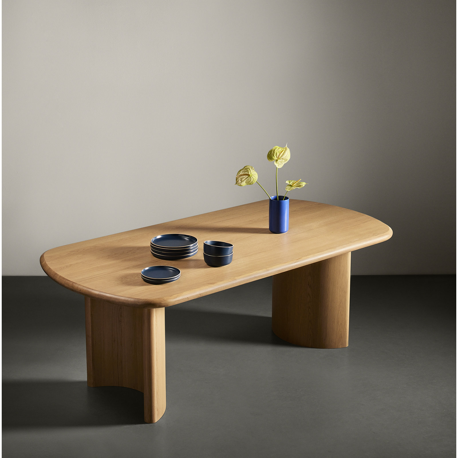 Circa 84" Curved Leg Dining Table, Natural