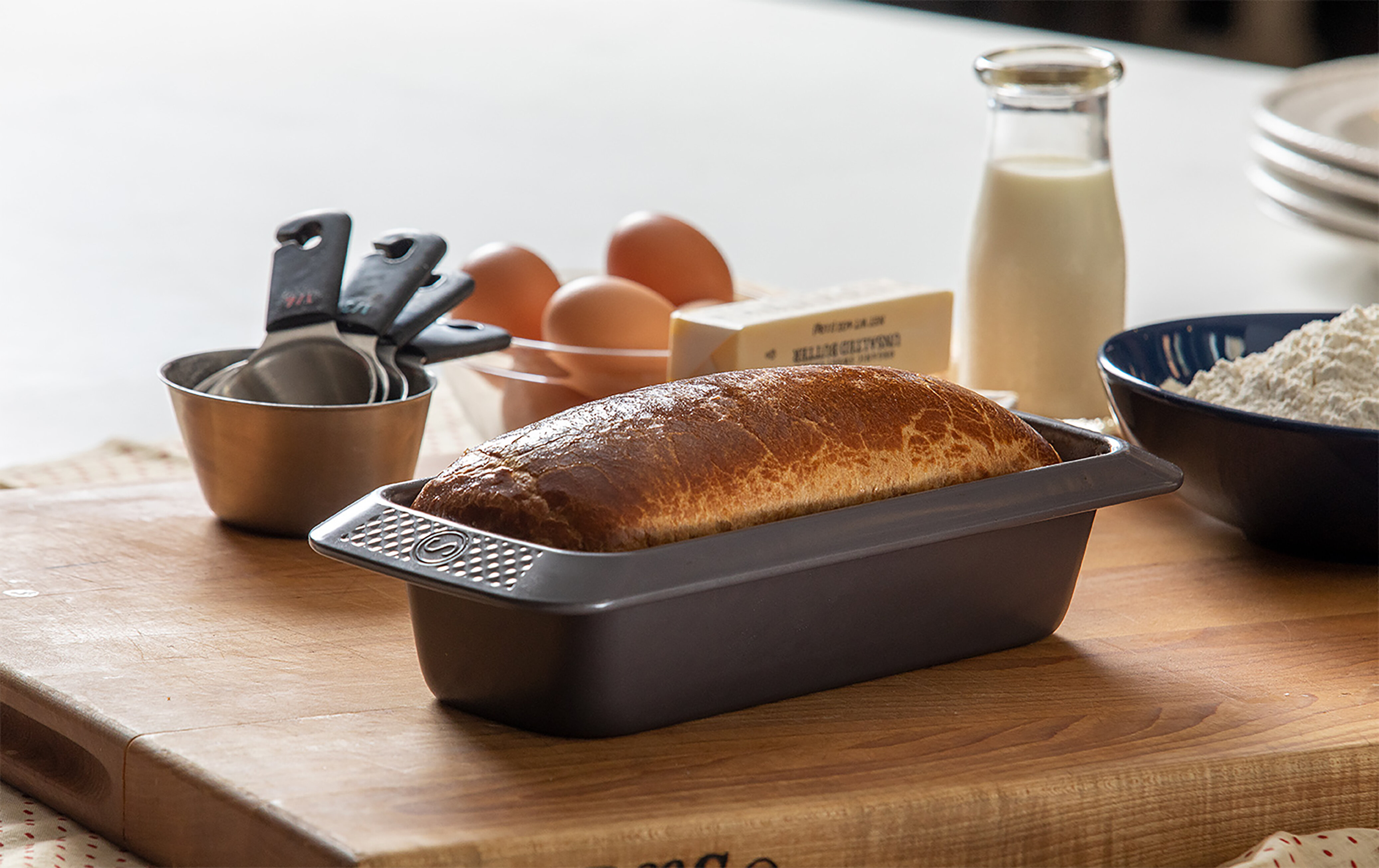 Loaf Pan, Non-Stick, 9.25 x 5.25-In.