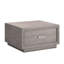 Table basse grise avec tiroir coulissant lisse et tablette ouverte, design moderne pour les salons, gris moyen compact avec un rangement spacieux, ajout élégant aux espaces, simple