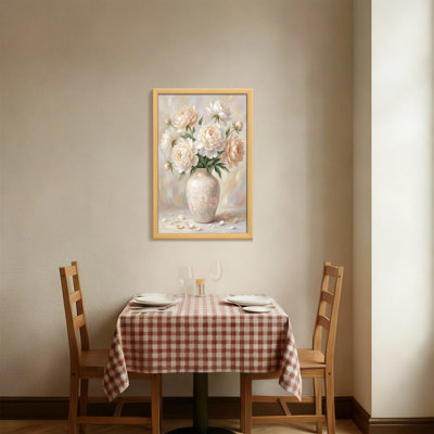 Plants & Flowers White Peonies In Vase With Petals