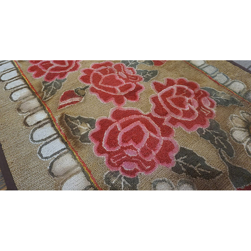 Tapis crocheté antique à motif floral