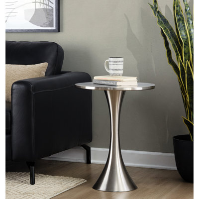 Table d'appoint d'intérieur en nickel brossé, fabrication contemporaine, métal filé, 19 po x 19 po x 24 po, 13,5 lb, limite de poids de 50 lb, nécessitant un assemblage de 19 po de profondeur, 24 po de hauteur, nécessaire