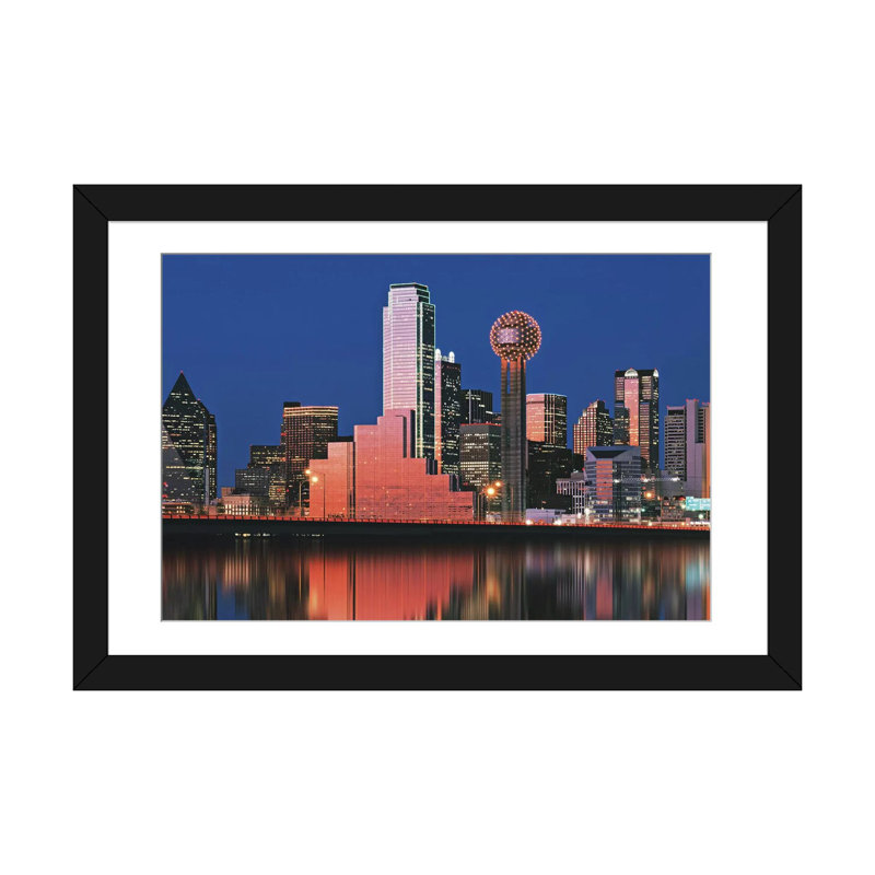 « digital composite, dallas, texas », reproduction de photo sur toile, H 24 po x l 32 po x P 1 po, Papier d'art encadré noir