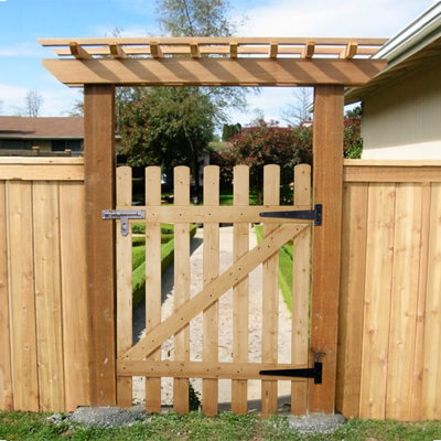 Arendt Wood Gate