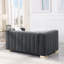 Un canapé-lit Channel contemporain avec une nouvelle version du design Chesterfield traditionnel, parfait pour des sièges confortables et élégants