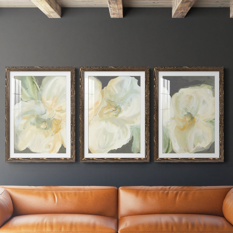 Reaching for the Sun IV - Ensemble de 3 reproductions de cadres photo, H 27,5 po x l 37,5 po x P 1 po, Papier, cadre noyer