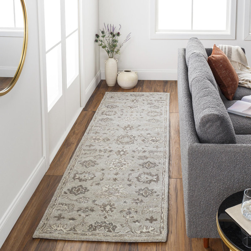 Minonk Hand Tufted Wool Floral Indoor Rug, Runner 2'6" x 8'