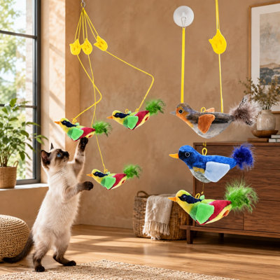 Ensemble de 3 jouets pour chats en forme d'oiseaux volants avec des oiseaux à plumes qui gazouillent et des ficelles de suspension pour chatons, chats adultes et foyers avec plusieurs chats qui s'ennuient.