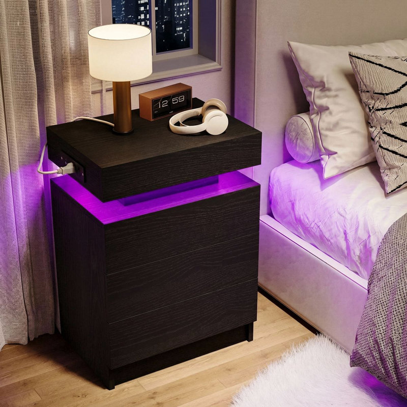 Table de chevet de style moderne H 26,8 po avec 3 tiroirs, station de charge et lumières DEL pour la chambre à coucher  , 3