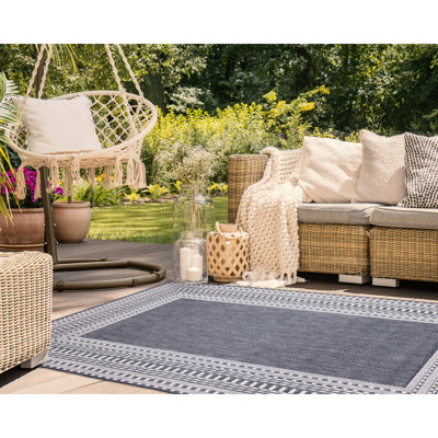 Tukgahgo Striped Indoor / Outdoor Rug
