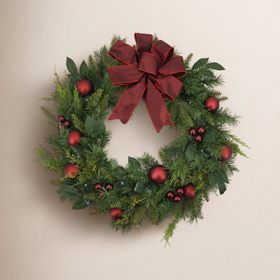 24" Pre-Lit Pine Wreath