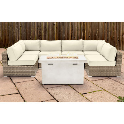 Ensemble de conversation pour 4 personnes avec foyer et coussins Sunbrella Lsi