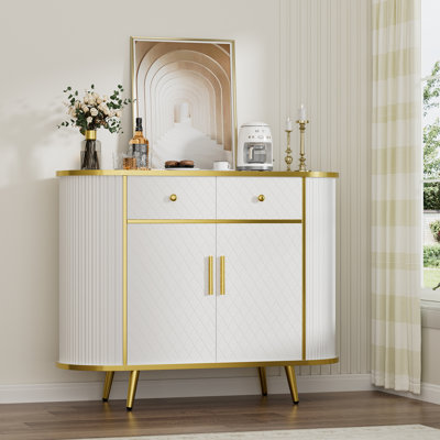 Buffet blanc et doré avec design incurvé cannelé et portes à 2 tiroirs - portes élégantes, modernes, intelligentes, tiroirs fonctionnels, armoire de rangement de 19 po de largeur