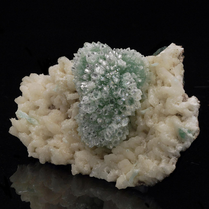Apophyllite on Stilbite