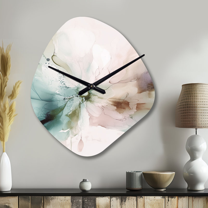 Horloge murale asymétrique en métal Madia, Petit