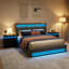 Ensemble de chambre à coucher 3 pièces, lit plateforme tapissier avec système de rangement hydraulique, DEL, charge USB et table de chevet à 2 DEL-917374857-934148796