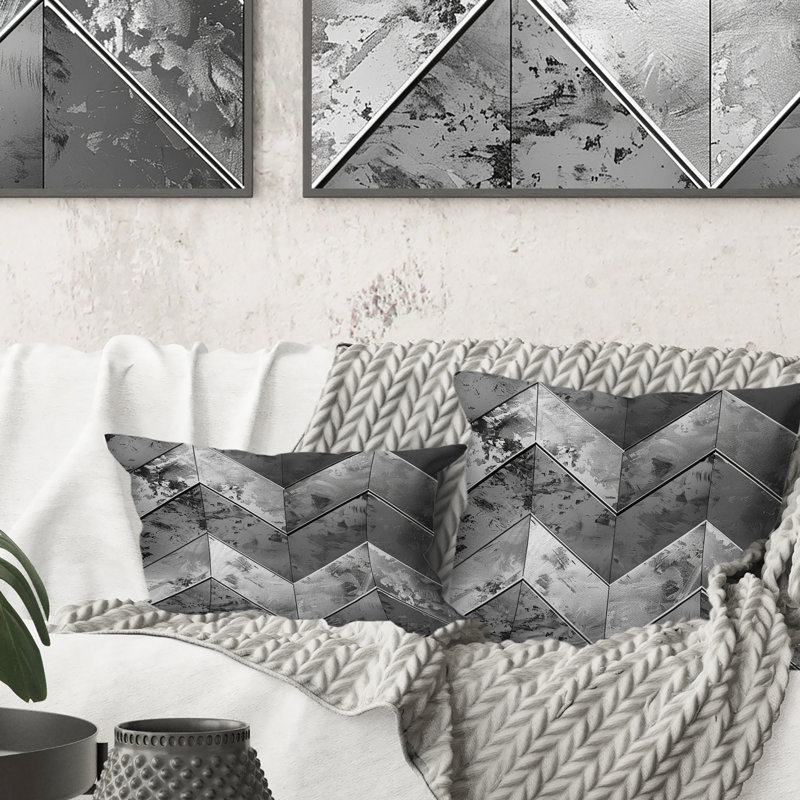 Coussin décoratif Chevron Rhythm II - Glam, H 18 po x H 18 po, Gris/argent