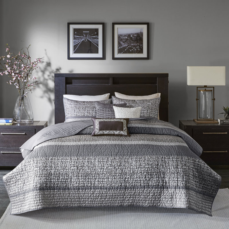 Full/Queen Gray Taupe Reversible Jacquard Quilt Set