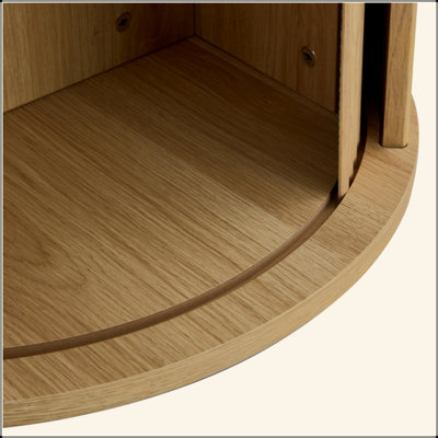 Table de salle à manger de 47,2 pouces de style rond en bois avec rangement à double couche et forme de colonne romaine - avec une finition en grain de bois classique, elle crée une atmosphère éternelle et élégante pour votre salon
