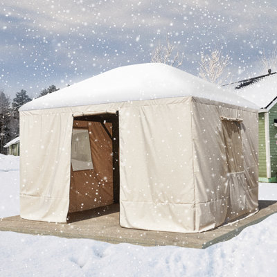 Arrêtez les dommages hivernaux! La housse de pavillon 10 pi x 13 pi Ultimate crée un espace de rangement supplémentaire pour les meubles de patio