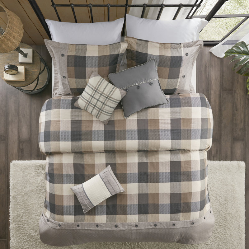 639891570-E60E Bedding