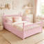 Structure de lit pour enfant pleine grandeur avec 2 tiroirs de rangement sous le lit, lit plateforme en bois avec garde-corps de sécurité, conception à profil bas, système de support à lattes robuste, aucun sommier nécessaire, rose-225059170-225059181