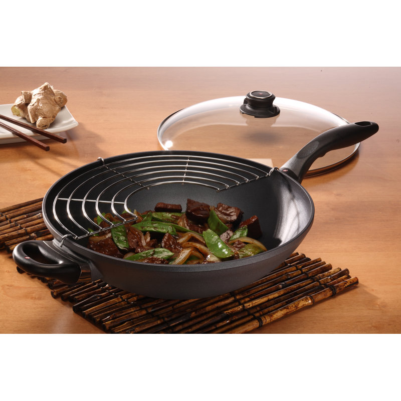 Wok with Round Bottom and Lid, 6" H x 12.5" W x 3.35" D