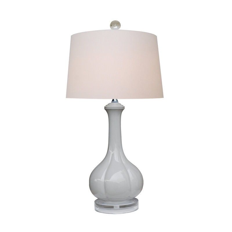 Vase gris avec base en cristal