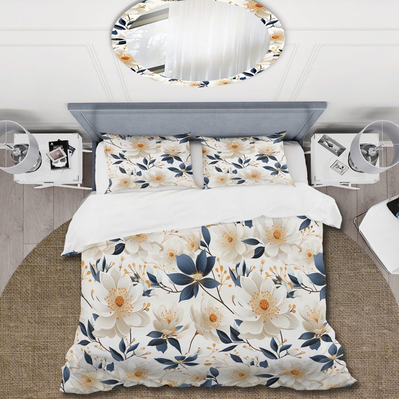 White Essence Petals Blooms Floral Pattern Floral Duvet Cover, Queen Duvet Cover + 2 Standard Shams