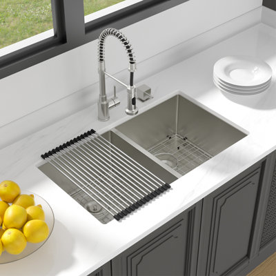 32" L x 18" W Undermount Kitchen Sink 50/50 Double Bowl 16 Gauge Stainless Steel Kitchen Sink with Sink Grids