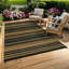 Tapis rectangulaire en plastique noir et brun 8 pi x 10 pi géométrique moderne pour les porches de plage